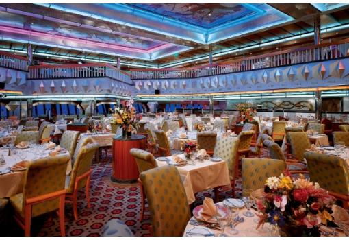 y el gemelo, el Platinum Restaurant en Popa